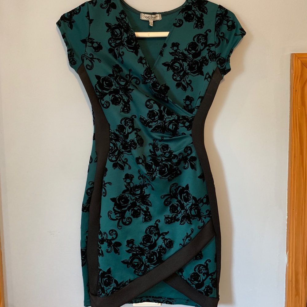 Elegant winter short dress !